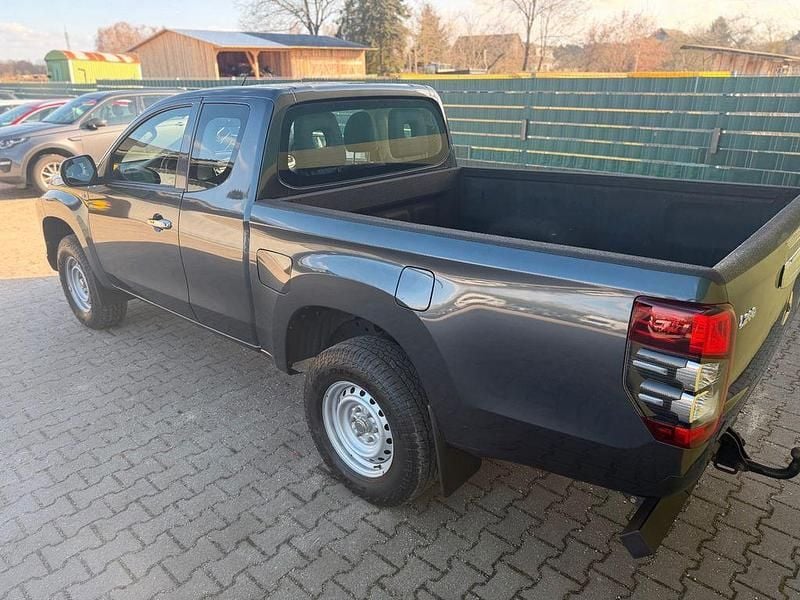 Gebraucht Mitsubishi L200 Basis 150 PS (110 kW) 2022 Grau Pickup