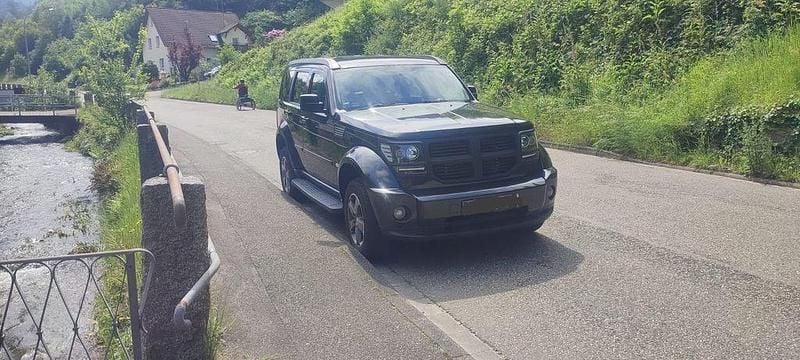 Schwarz Gebraucht 2008 Dodge Nitro SXT SUV | 7.200 € (Teuer) - Bild 1/4