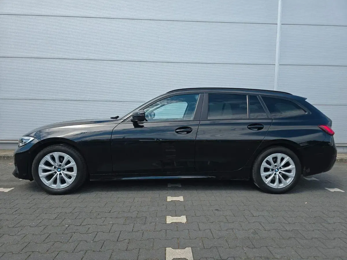 Gebraucht BMW 318 Advantage 150 PS (110 kW) 2020 Schwarz Kombi