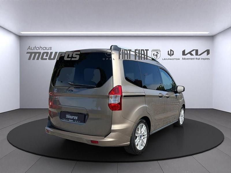 Gebraucht Ford Tourneo Courier Titanium 101 PS (74 kW) 2019 Silber Van / Kleinbus