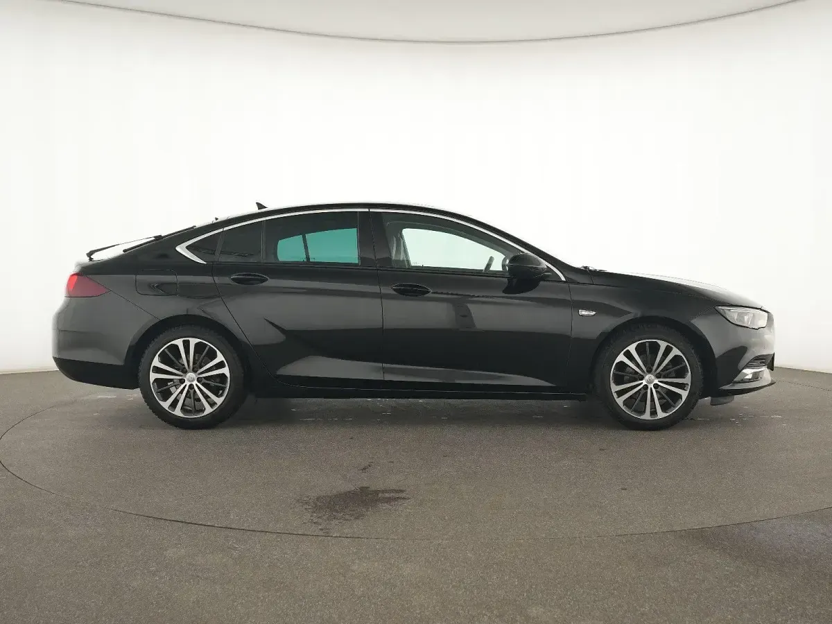 Gebraucht Opel Insignia Dynamic 165 PS (121 kW) 2019 Schwarz Limousine