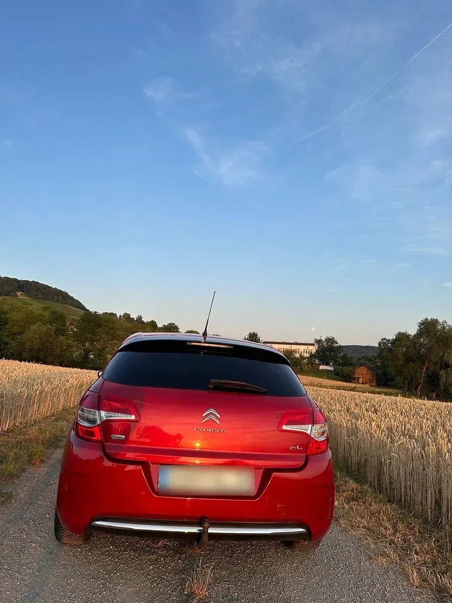 Gebraucht Citroën C4 Exclusive 111 PS (81 kW) 2012 Rot Limousine