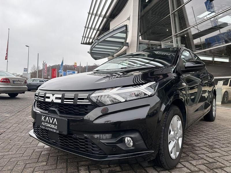 Schwarz Gebraucht 2023 Dacia Sandero Expression Limousine | 16.100 € (Etwas zu teuer) - Bild 1/4