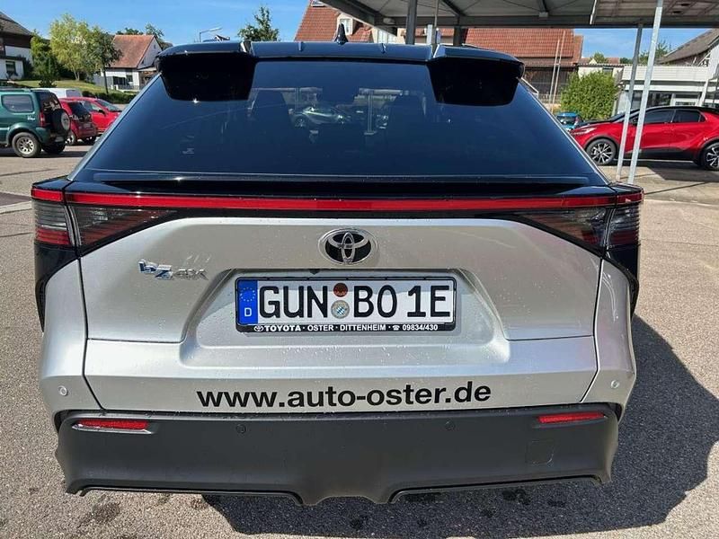 Gebraucht Toyota bZ4X Lounge 150 kW (204 PS) 2024 Silber SUV
