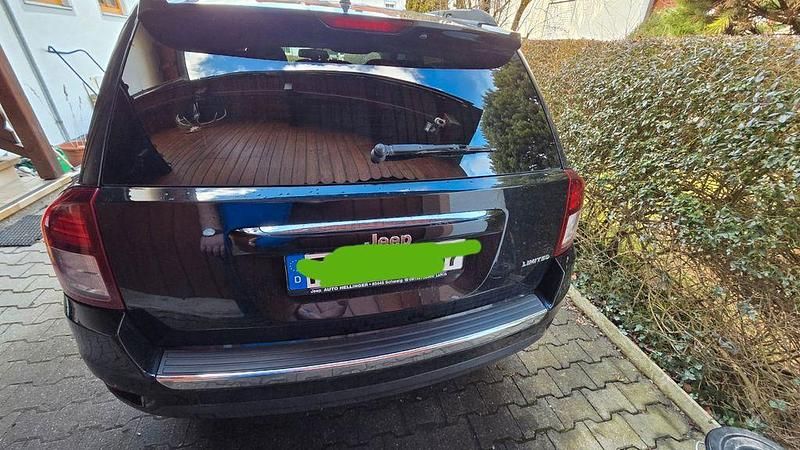 Gebraucht Jeep Compass Limited 170 PS (125 kW) 2014 Schwarz SUV