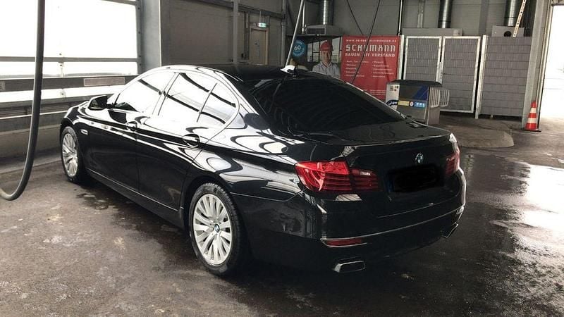 Gebraucht BMW 550 Luxury Line 449 PS (330 kW) 2014 Schwarz Limousine