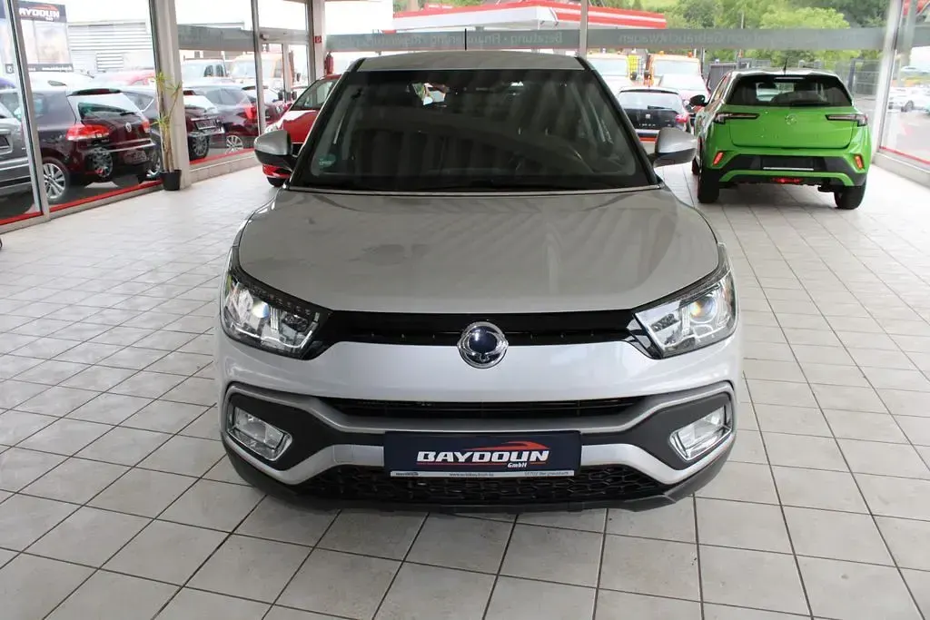 Gebraucht SsangYong Tivoli 116 PS (85 kW) 2018 Silber SUV