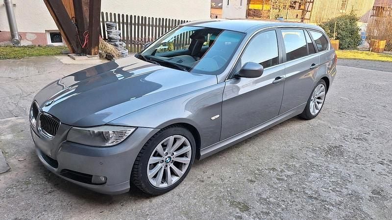 Gebraucht BMW 330 245 PS (180 kW) 2010 Kombi