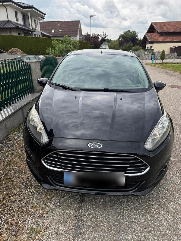 Gebraucht Ford Fiesta 60 PS (44 kW) 2014 Schwarz Kleinwagen