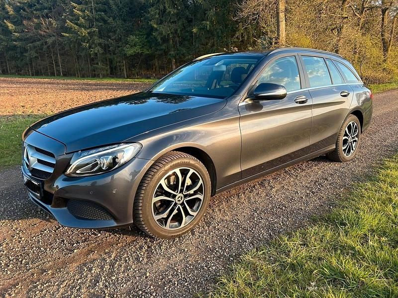 Gebraucht Mercedes 220 170 PS (125 kW) 2014 Grau Kombi