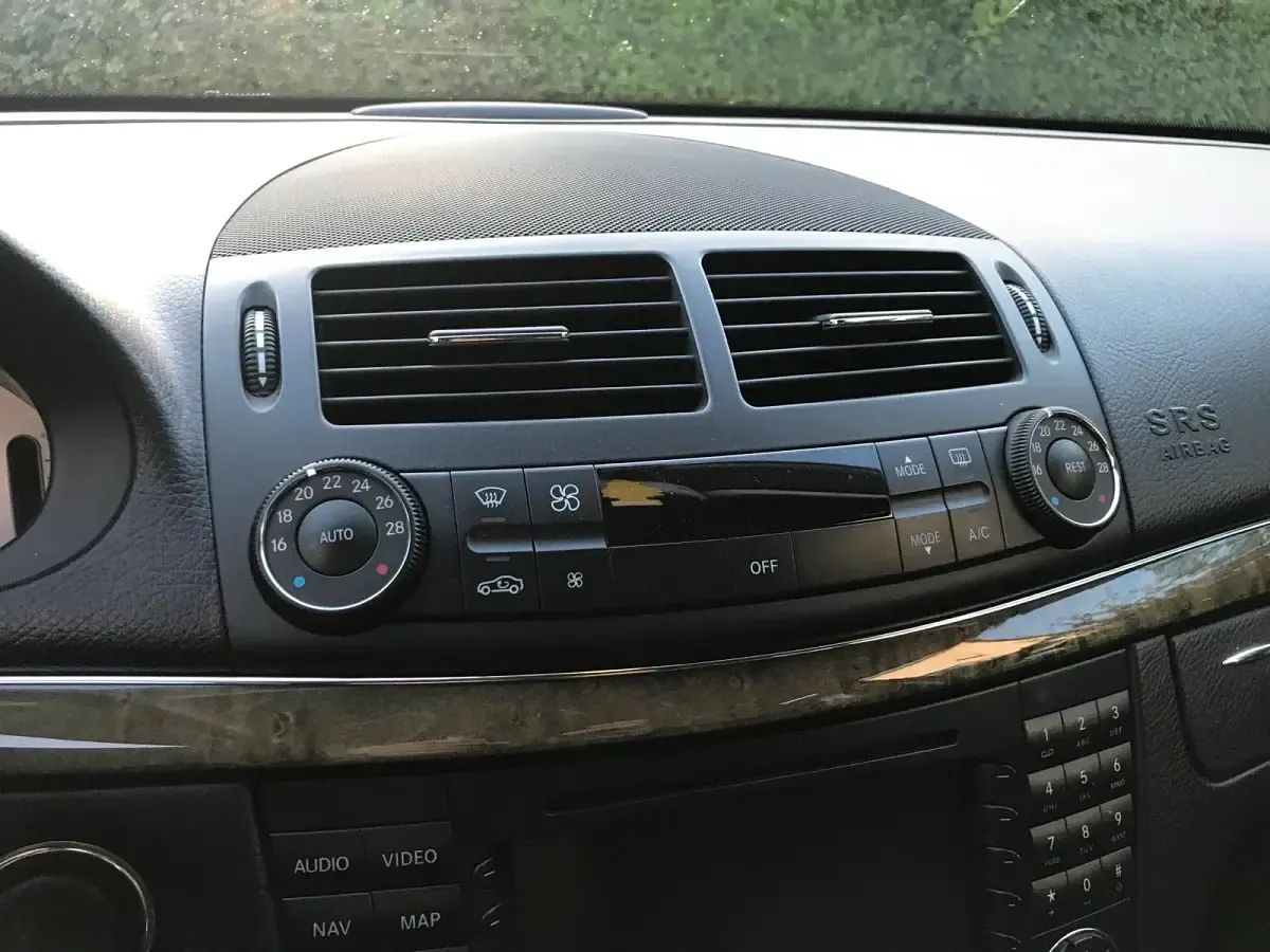 Gebraucht Mercedes E320 Avantgarde 224 PS (164 kW) 2007 Schwarz Kombi