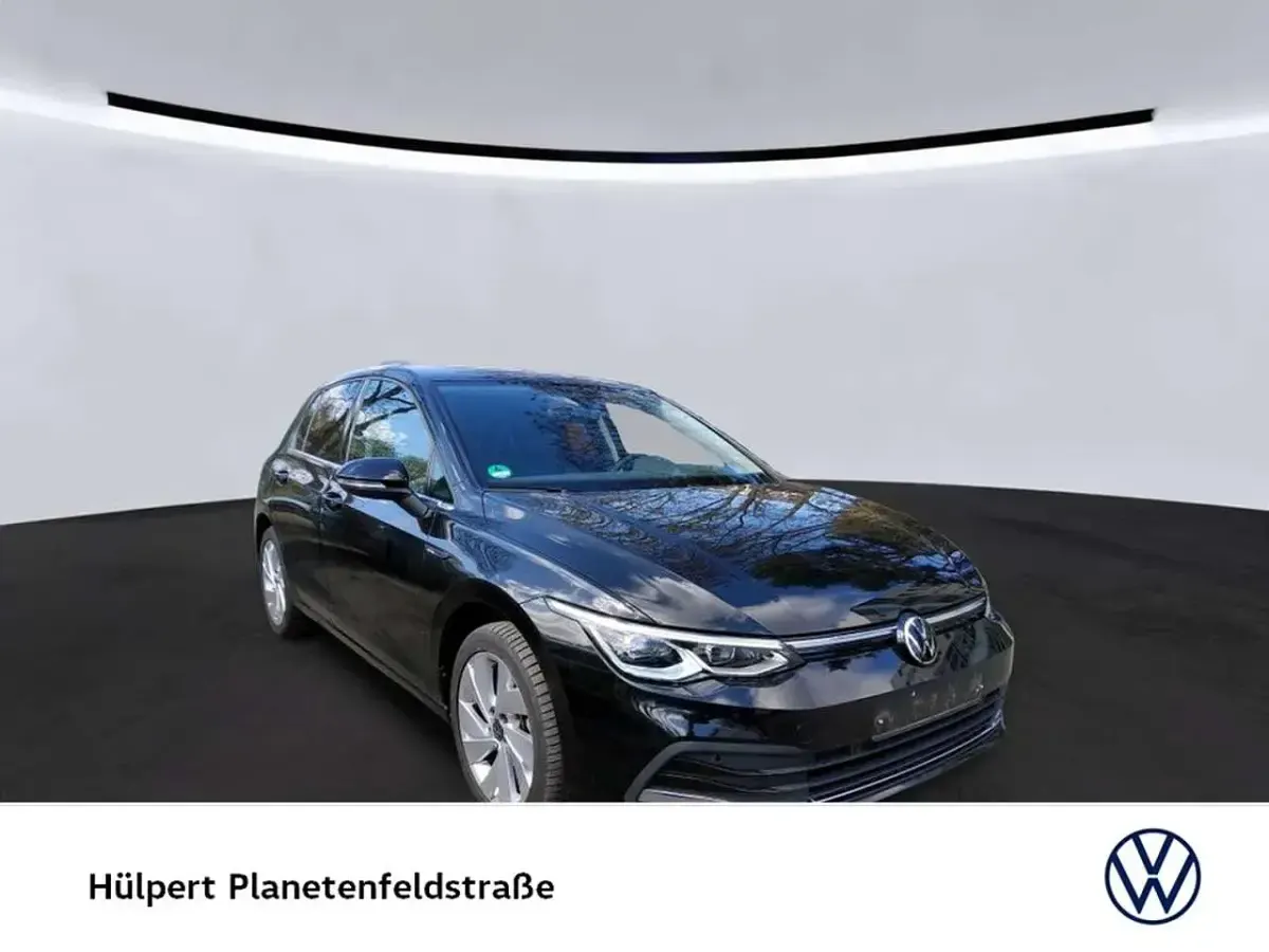 Second-hand VW Golf VIII Style 131 CP (96 kW) 2024 Negru Berlinǎ