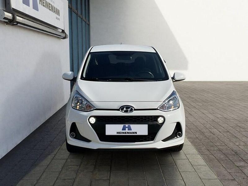 Gebraucht Hyundai i10 Trend 67 PS (49 kW) 2017 Weiss Kleinwagen