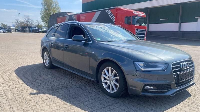 Gebraucht Audi A4 S-Line 177 PS (130 kW) 2012 Grau Kombi