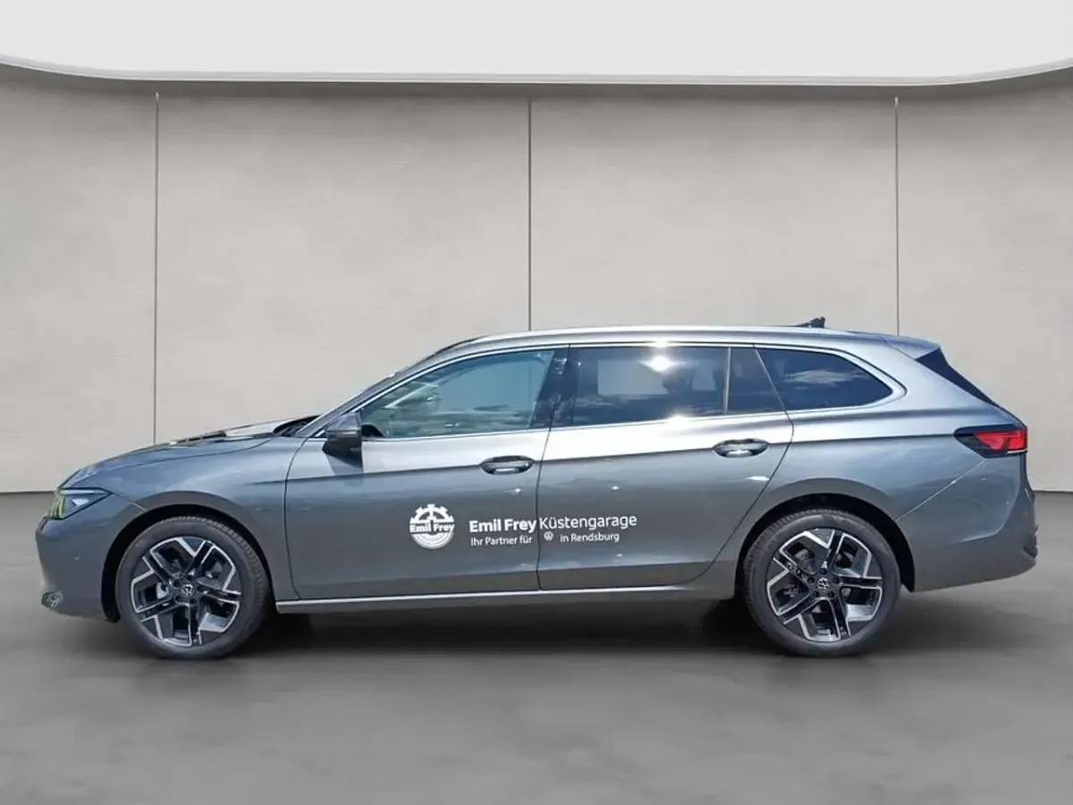 Gebraucht VW Passat Business 150 PS (110 kW) 2025 Grau Kombi