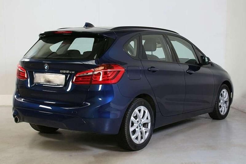 Gebraucht BMW 225 Active Tourer Advantage 224 PS (164 kW) 2019 Blau Van / Kleinbus