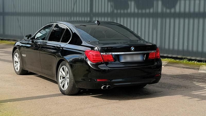 Gebraucht BMW 730 245 PS (180 kW) 2010 Schwarz Limousine