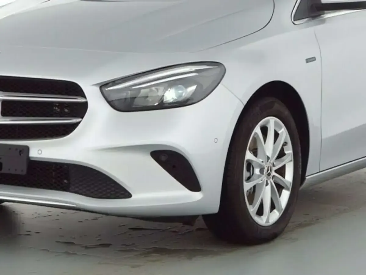 Gebraucht Mercedes B250 Progressive 160 PS (117 kW) 2020 Iridiumsilber Kleinwagen