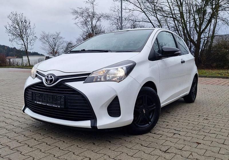Weiß Gebraucht 2015 Toyota Yaris Kleinwagen | 5.100 € (Fairer Preis) - Bild 1/4