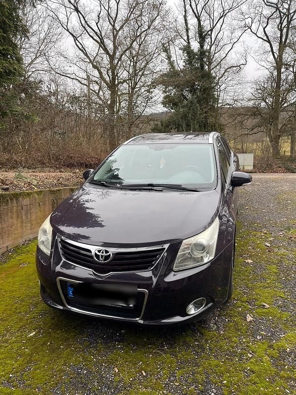 Gebraucht Toyota Avensis 177 PS (130 kW) 2009 Violet Kombi