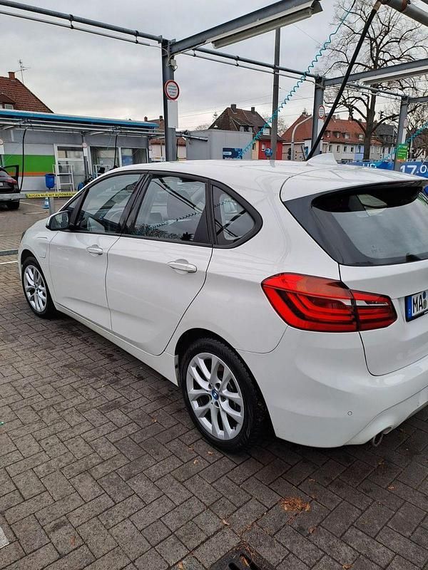 Gebraucht BMW 225 iPerformance 136 PS (100 kW) 2021 Weiß Kombi