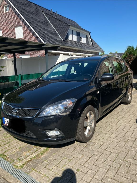 Schwarz Gebraucht 2012 Kia Ceed Edition 7 Kombi | 2.200 € (Superpreis) - Bild 1/4