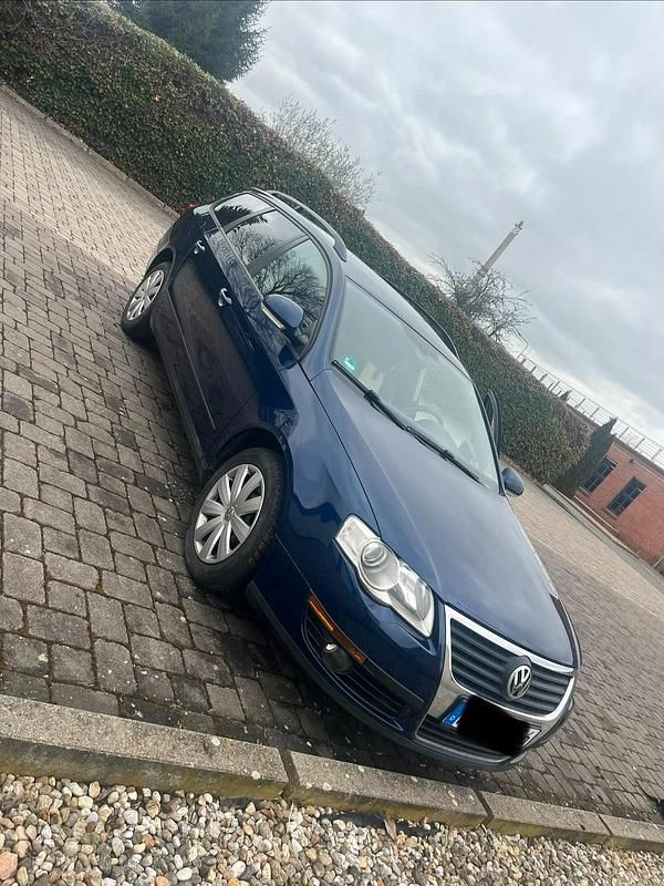 Second-hand VW Passat 115 CP (84 kW) 2006 Albastru Break