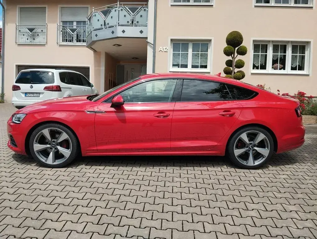 Gebraucht Audi A5 Sportback Sport 190 PS (139 kW) 2020 Rot Kleinwagen