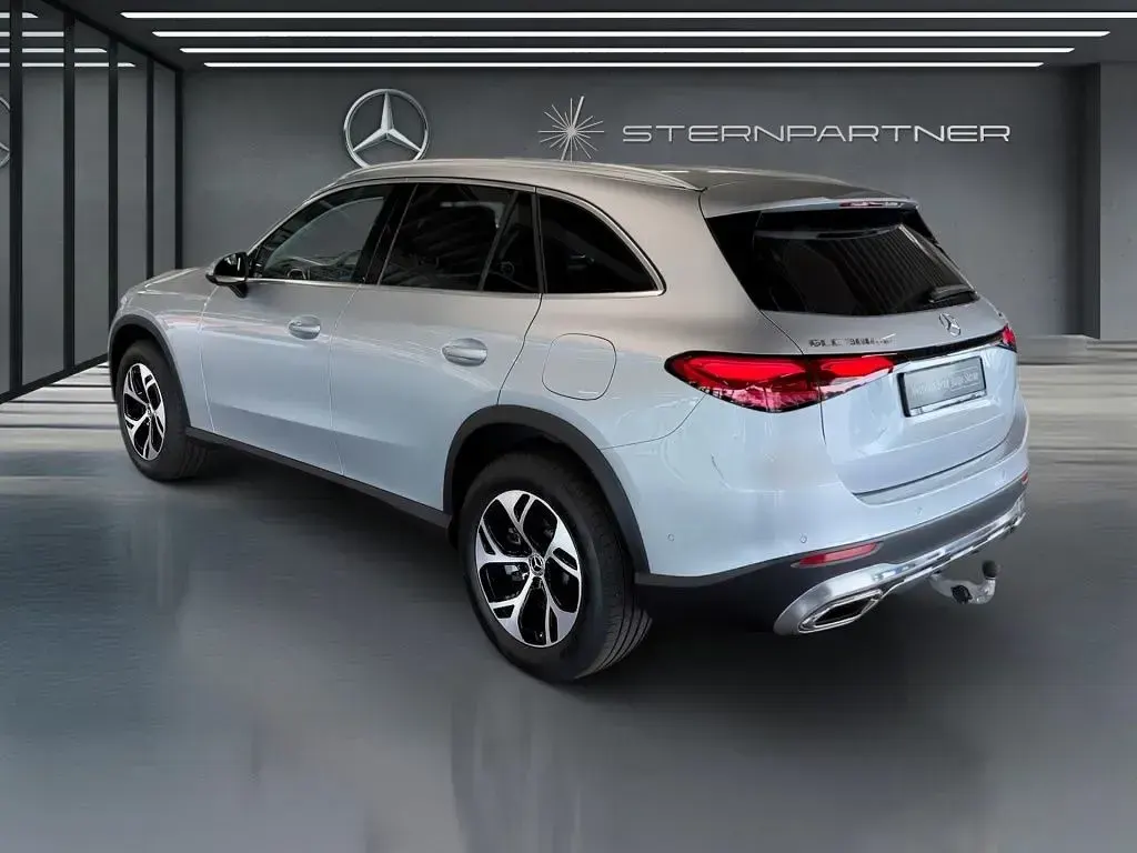 Gebraucht Mercedes GLC300de Avantgarde 197 PS (144 kW) 2025 Silber SUV