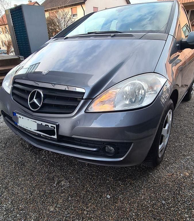 Grau Gebraucht 2010 Mercedes A160 Avantgarde Van / Kleinbus | 4.200 € (Guter Preis) - Bild 1/4