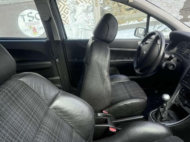 Gebraucht Peugeot 307 Platinum 109 PS (80 kW) 2001 Silber Limousine