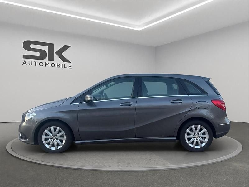 Gebraucht Mercedes B200 156 PS (114 kW) 2012 Grau Van / Kleinbus