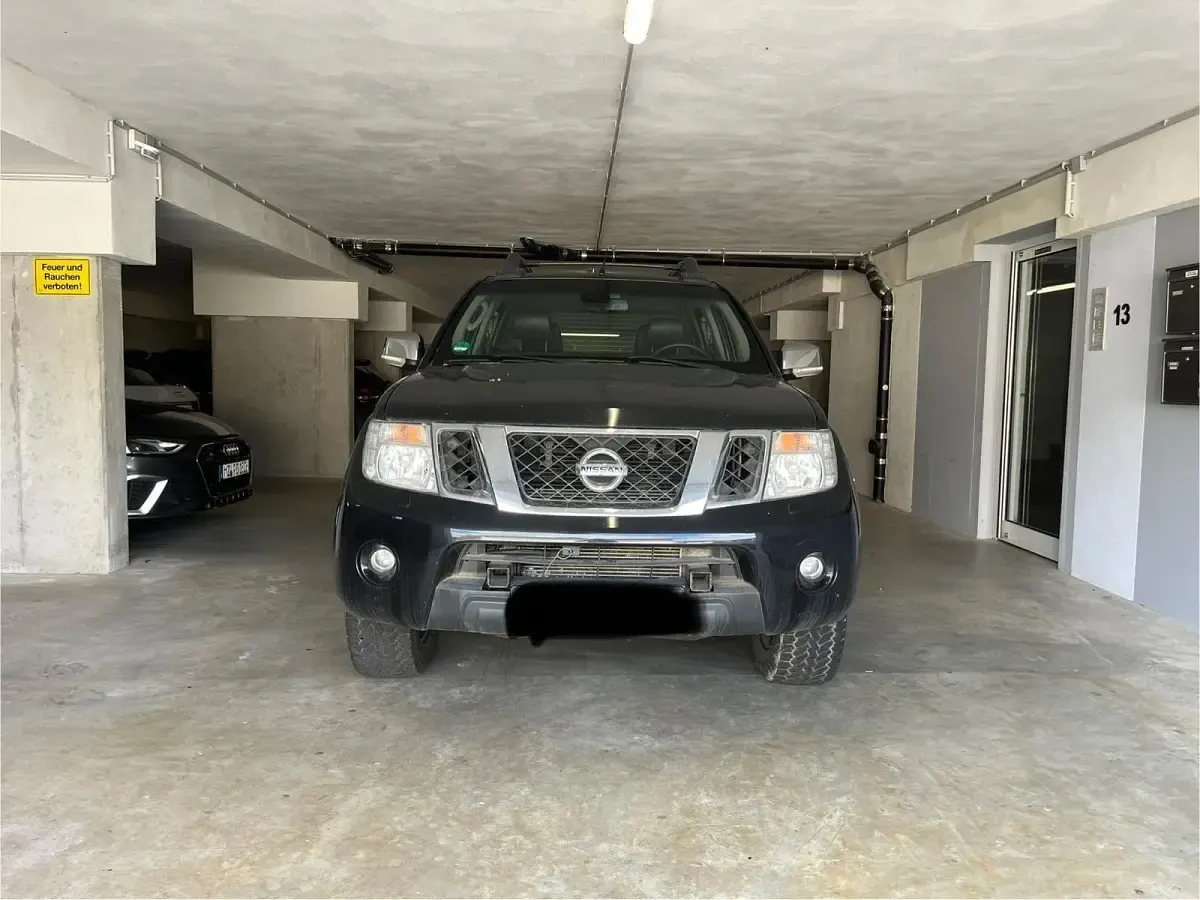 Gebraucht Nissan Navara 231 PS (169 kW) 2011 Schwarz Pickup
