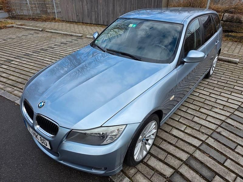 Gebraucht BMW 320 170 PS (125 kW) 2012 Blau Kombi