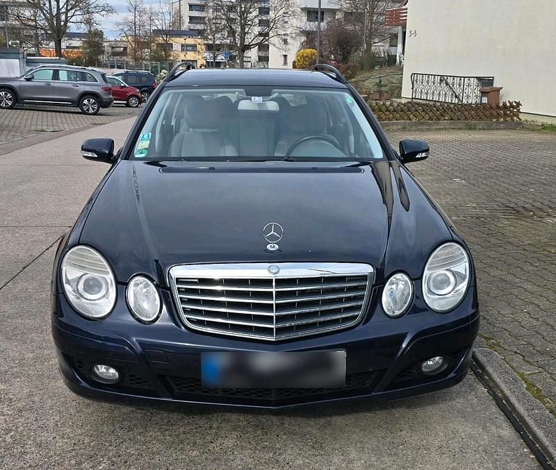 Gebraucht Mercedes E220 170 PS (125 kW) 2007 Blau Kombi