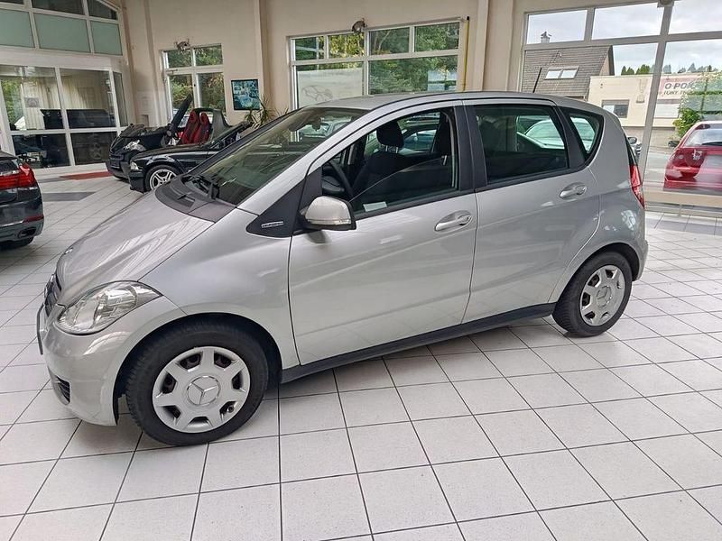 Silber Gebraucht 2010 Mercedes A160 Limousine | 4.590 € (Fairer Preis) - Bild 1/4