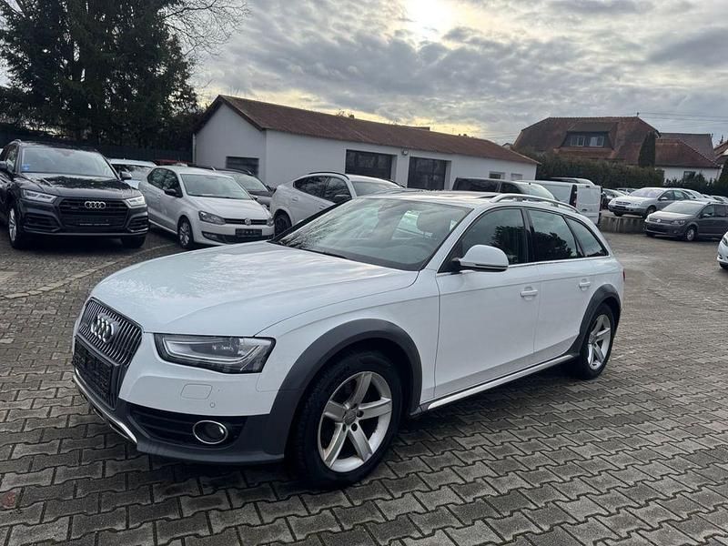 Weiß Gebraucht 2012 Audi A4 Allroad Advanced Kombi | 9.950 € (Guter Preis) - Bild 1/4
