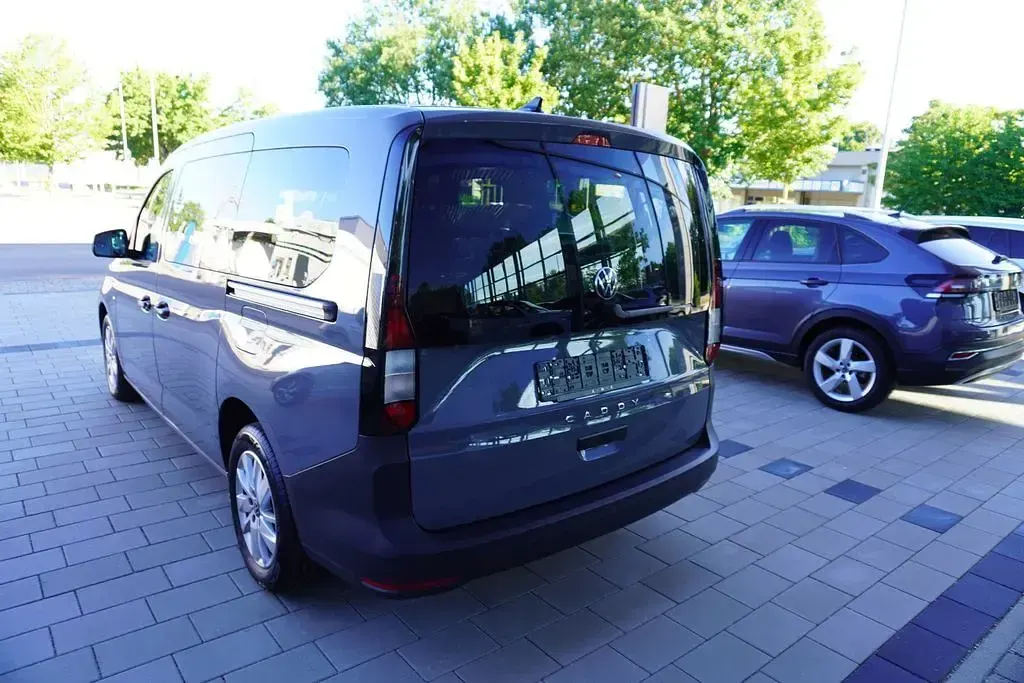 Gebraucht VW Caddy Maxi 114 PS (83 kW) 2022 Grau Van / Kleinbus