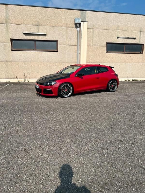 Gebraucht VW Scirocco 160 PS (117 kW) 2009 Rot Coupé