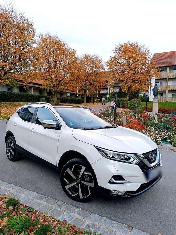 Weiß Gebraucht 2019 Nissan Qashqai Tekna+ SUV | 19.499 € (Fairer Preis) - Bild 1/4