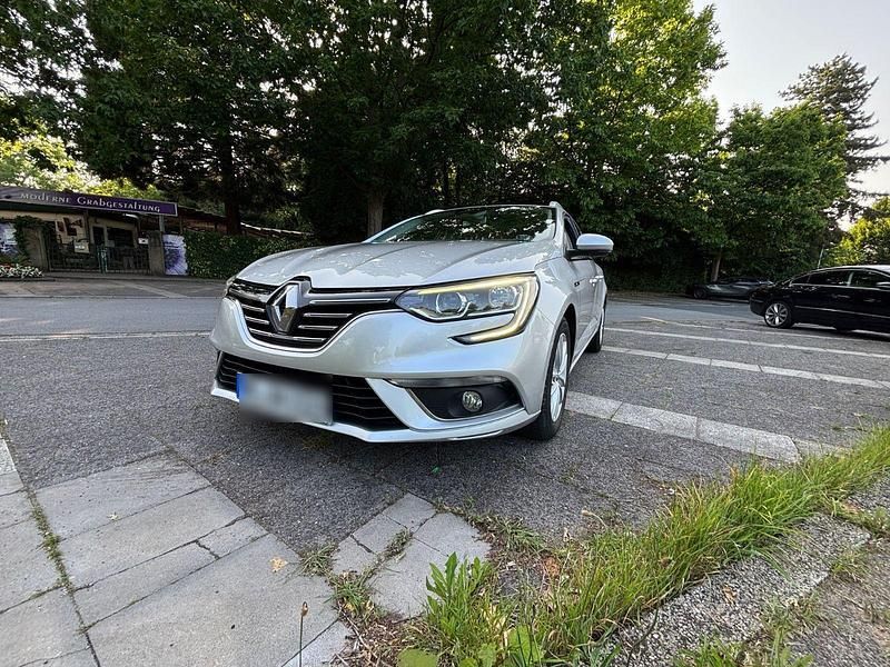 Silber Gebraucht 2017 Renault Mégane GrandTour Intens Kombi | 11.000 € (Fairer Preis) - Bild 1/4