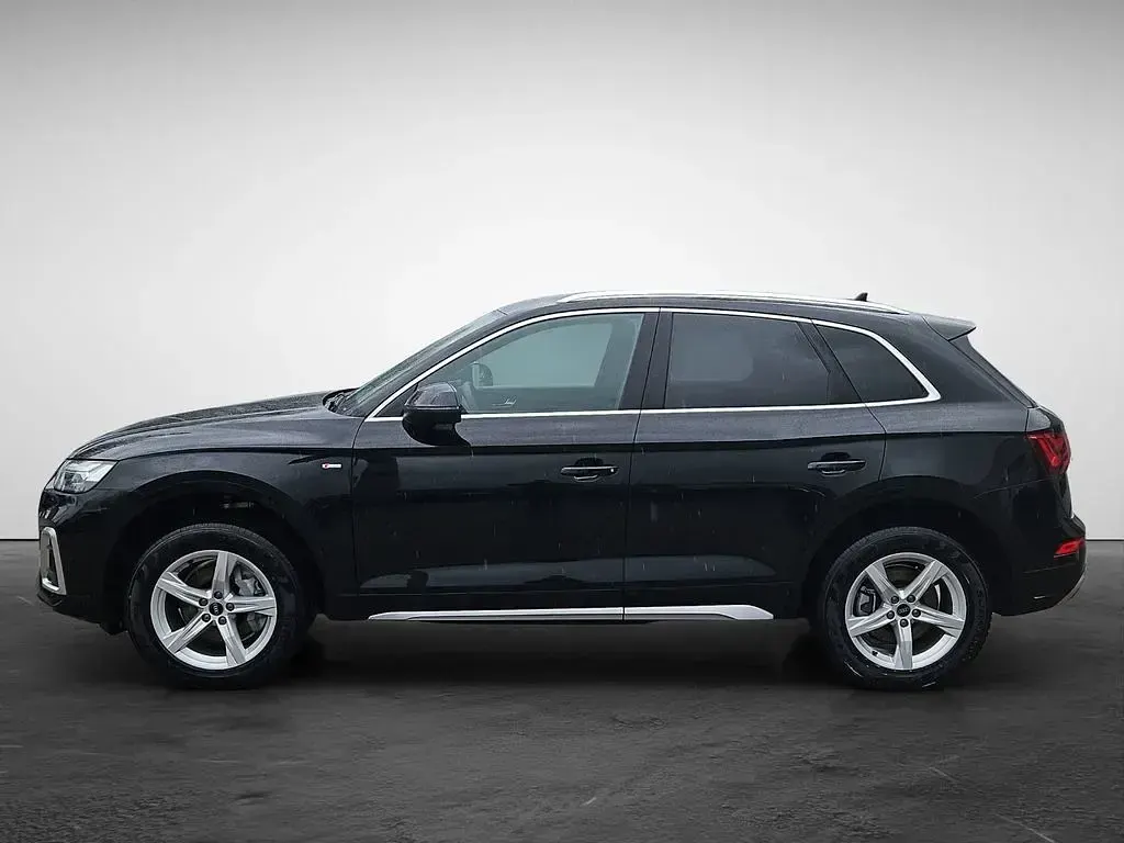 Second-hand Audi Q5 Ambiente 204 CP (150 kW) 2024 Negru SUV
