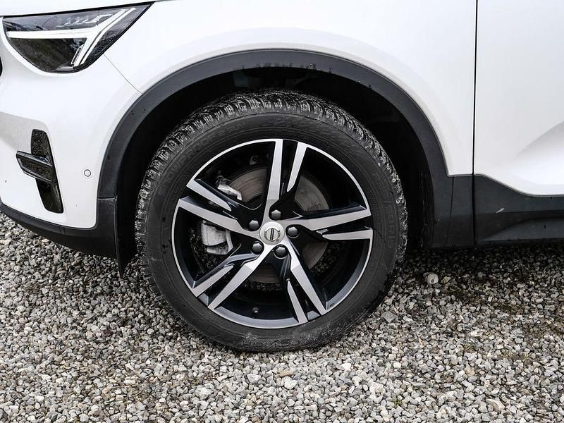 Gebraucht Volvo XC40 Plus 197 PS (144 kW) 2025 Crystal white / metallic SUV