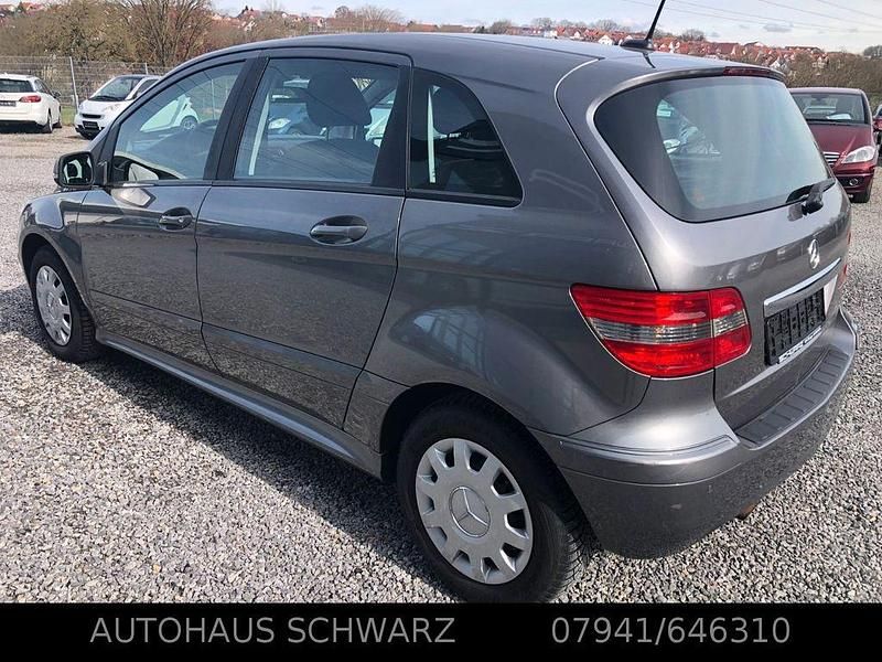 Gebraucht Mercedes B170 116 PS (85 kW) 2009 Grau Van / Kleinbus