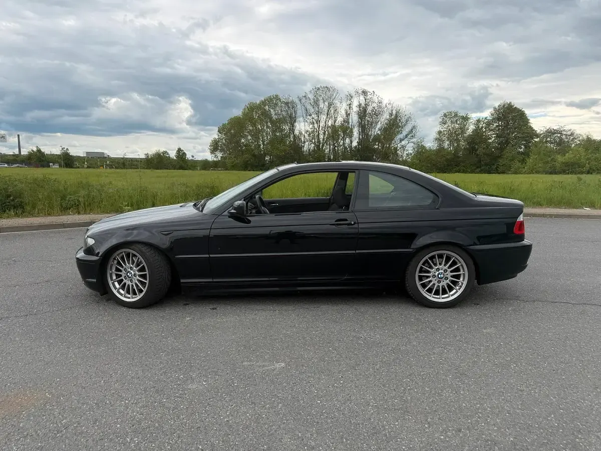 Używany BMW 320 150 KM (110 kW) 2006 Czarny Coupe