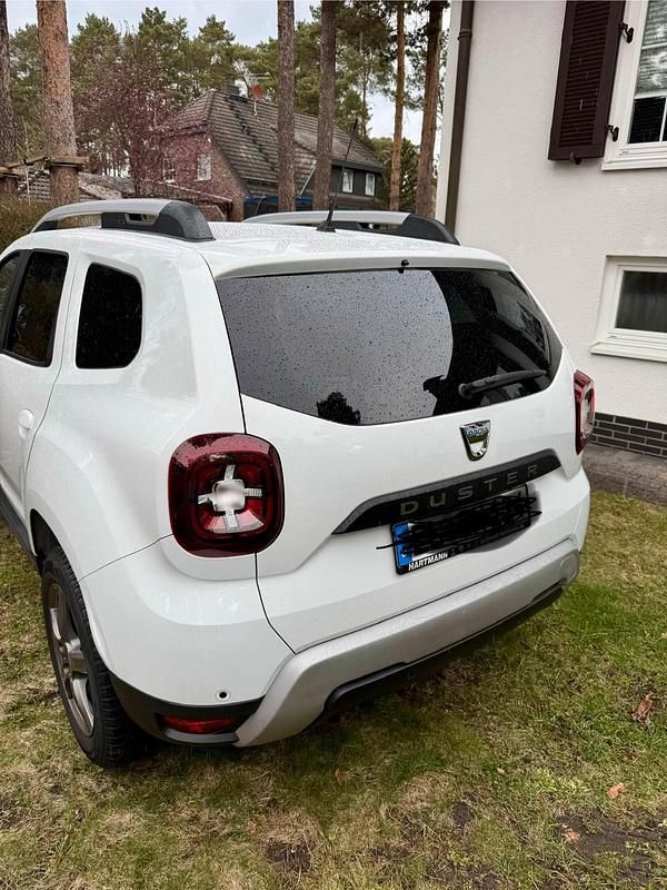 Gebraucht Dacia Duster Comfort 114 PS (83 kW) 2018 Weiß SUV