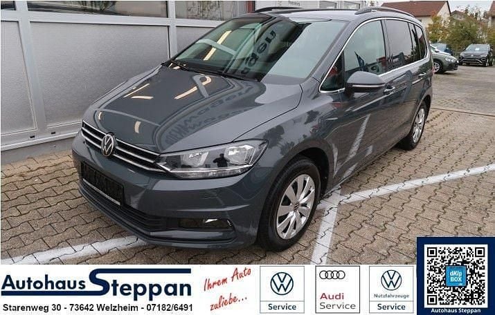 Grau Gebraucht 2022 VW Touran Comfortline Van / Kleinbus | 26.490 € (Guter Preis) - Bild 1/4
