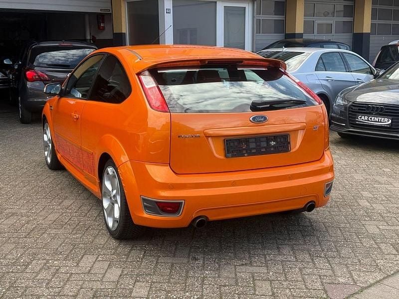 Second-hand Ford Focus ST 226 CP (166 kW) 2006 Portocaliu Berlinǎ