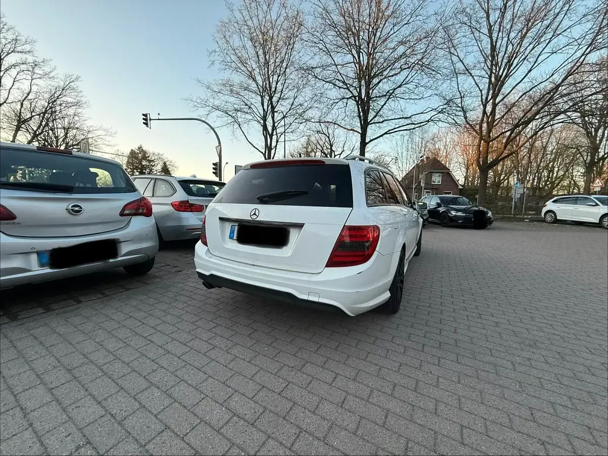 Gebraucht Mercedes C180 AMG line 120 PS (88 kW) 2012 Weiß Kombi