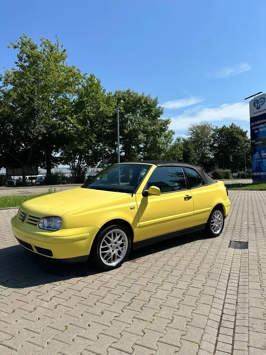 Gebraucht VW Golf Cabriolet Conceptline 90 PS (66 kW) 2001 Gelb Cabrio